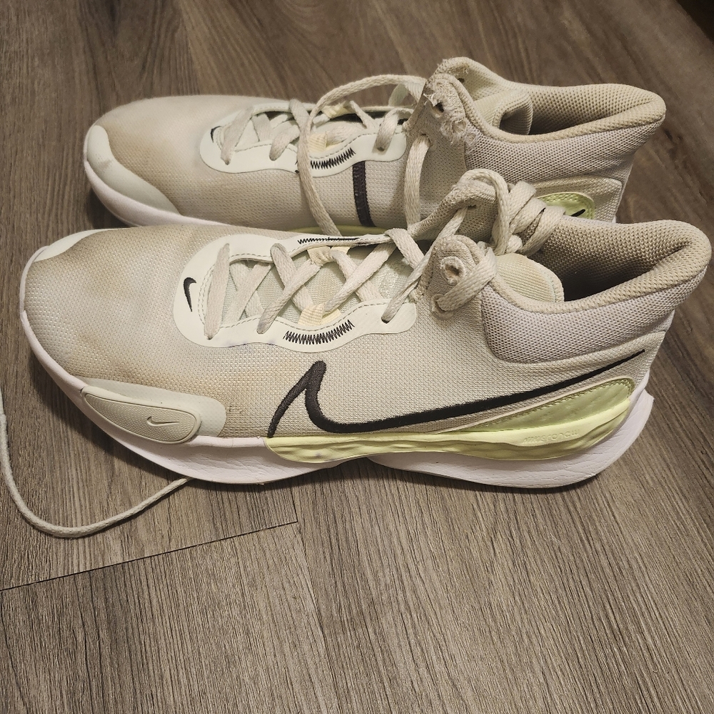 Nike Beige and Black Sports Sneakers